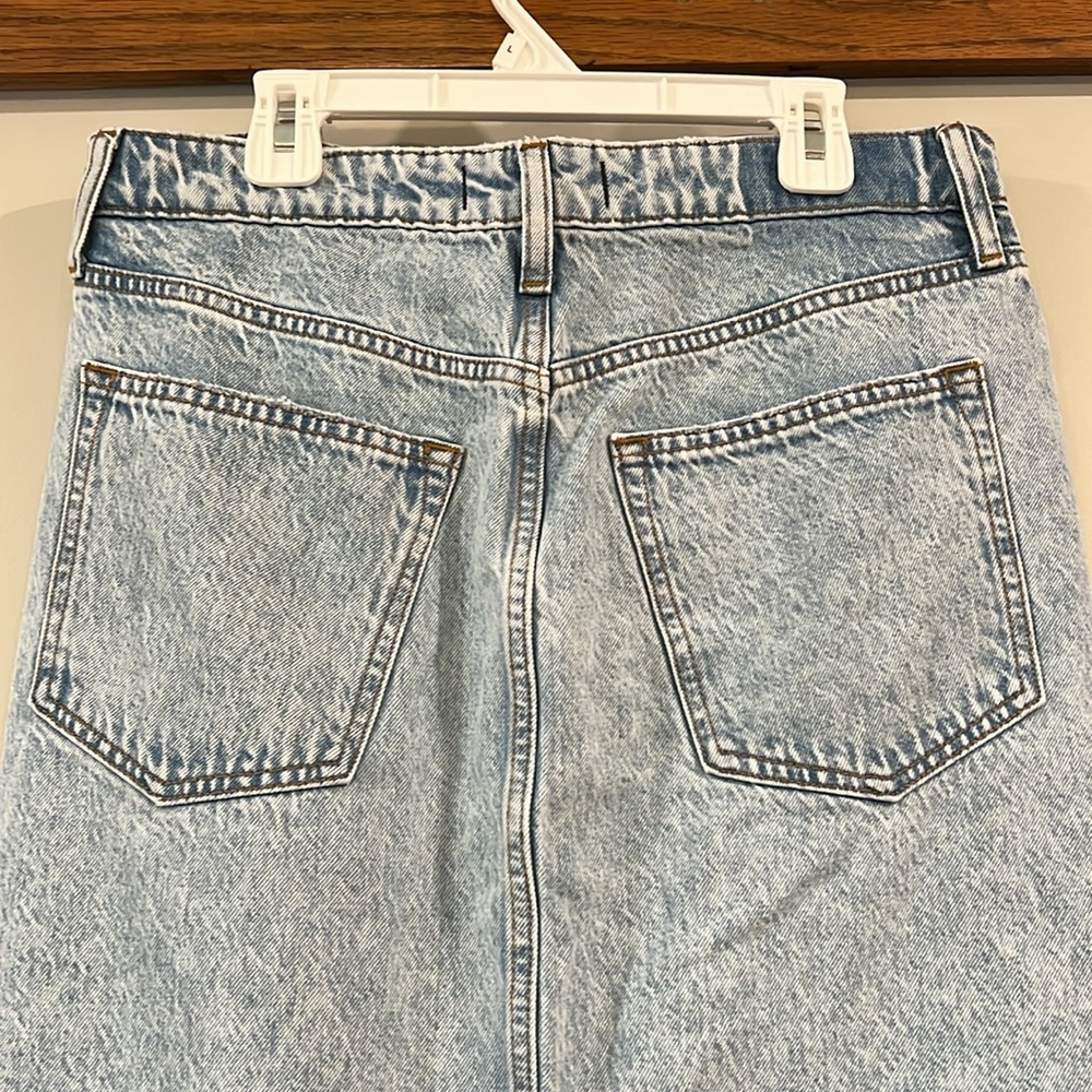 Abercrombie - high rise, 30/10 tall denim skirt - Picture 4 of 9